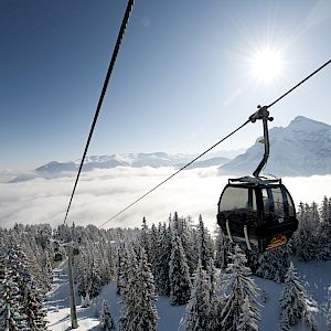 Offer Beautiful Austrian valley with glacier allowing skiing throughout the season