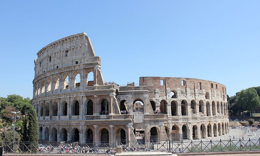 colosseum-3012088_1280.900x540.jpg