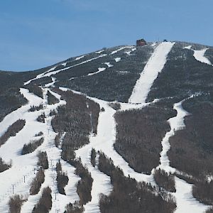 Offer Superb skiing on the East Coast across 2 different mountains