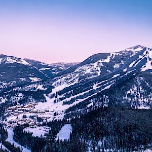 Offer Immerse your trip in purest Canada, a school ski trip dream