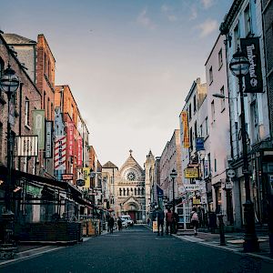 Offer Capital of the Republic of Ireland, bursting with a millennia of history and culture