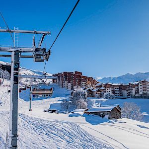 Offer Explore the world's largest ski area!